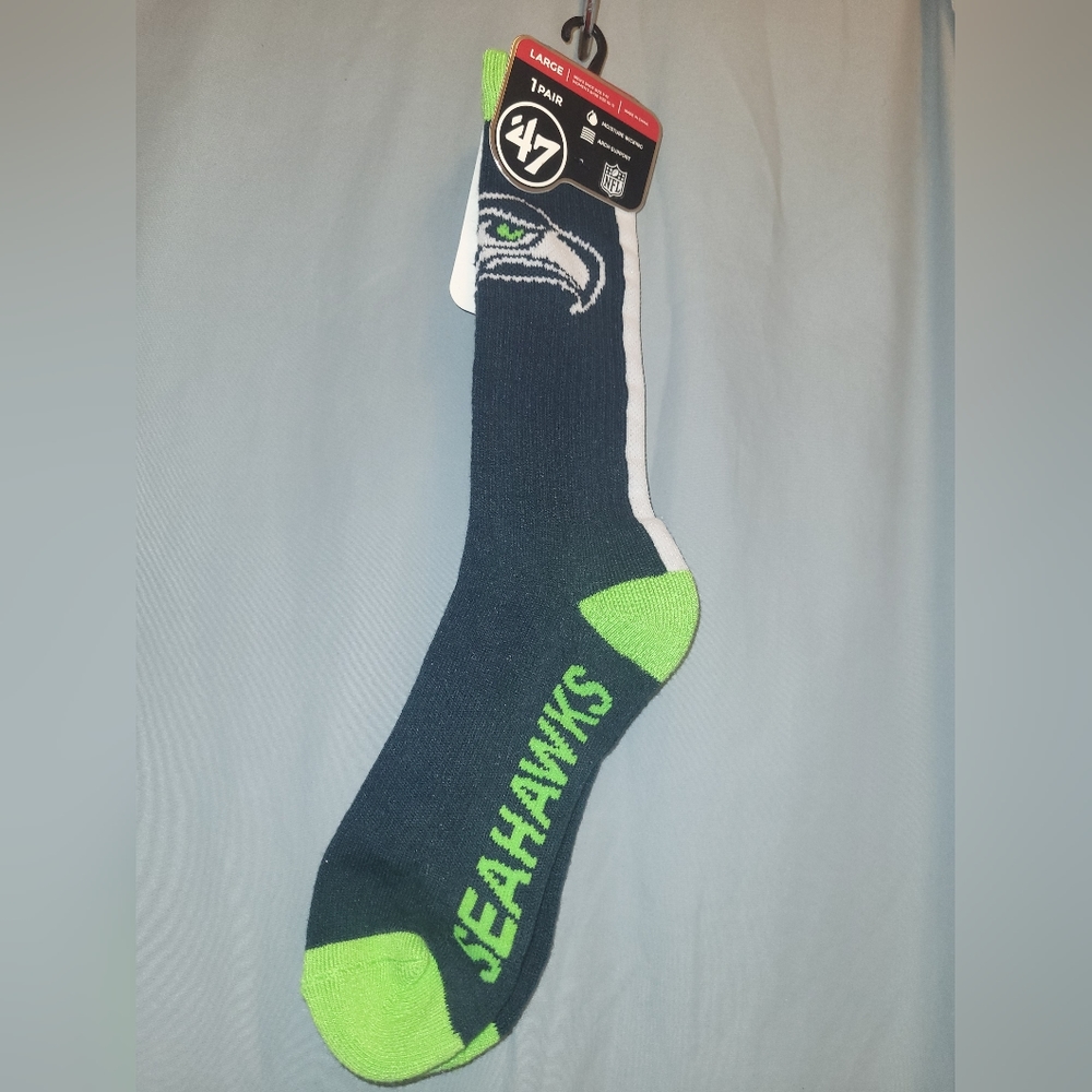 NFL adult unisex Seattle Seahawks logo socks. NWT.